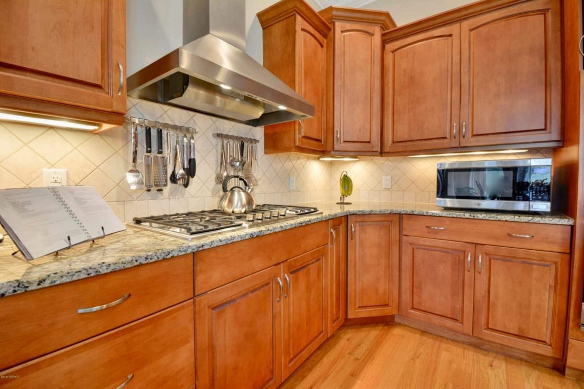 Spacious 1.5 Story house Plan with Blueprint and CAD Designs