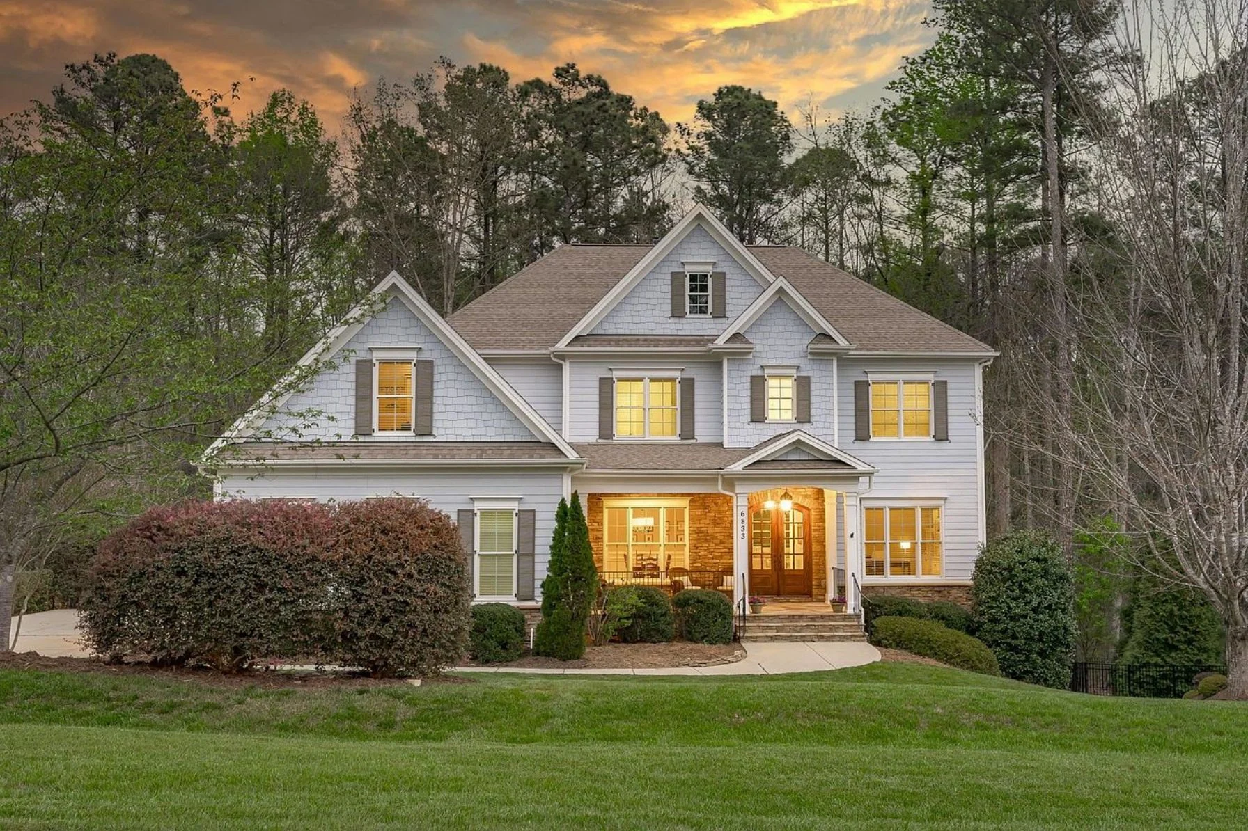 10-1680 HOUSE PLAN - Elegant House Plan with Detailed Blueprints and 2-Story Design 2 Elegant house Plan with Detailed Blueprints and 2-Story Design