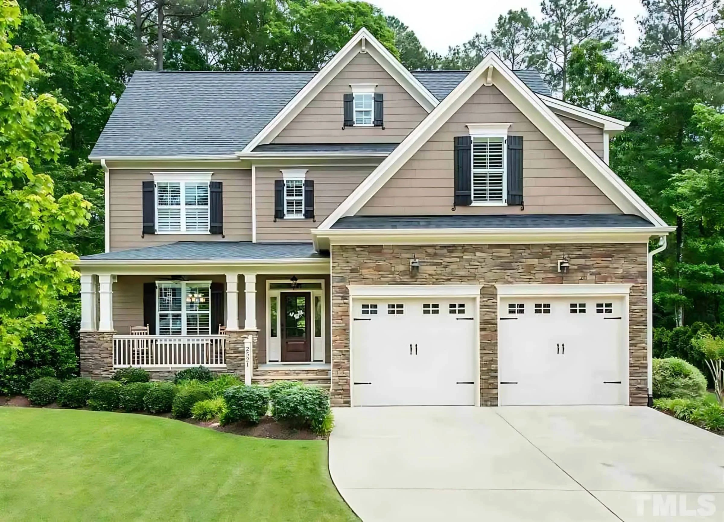 10-1369 HOUSE PLAN - Elegant 4-Bedroom House Plan with Floor Plan, Blueprint, and CAD Designs 2 Elegant 4-Bedroom house Plan with Floor Plan, Blueprint, and CAD Designs