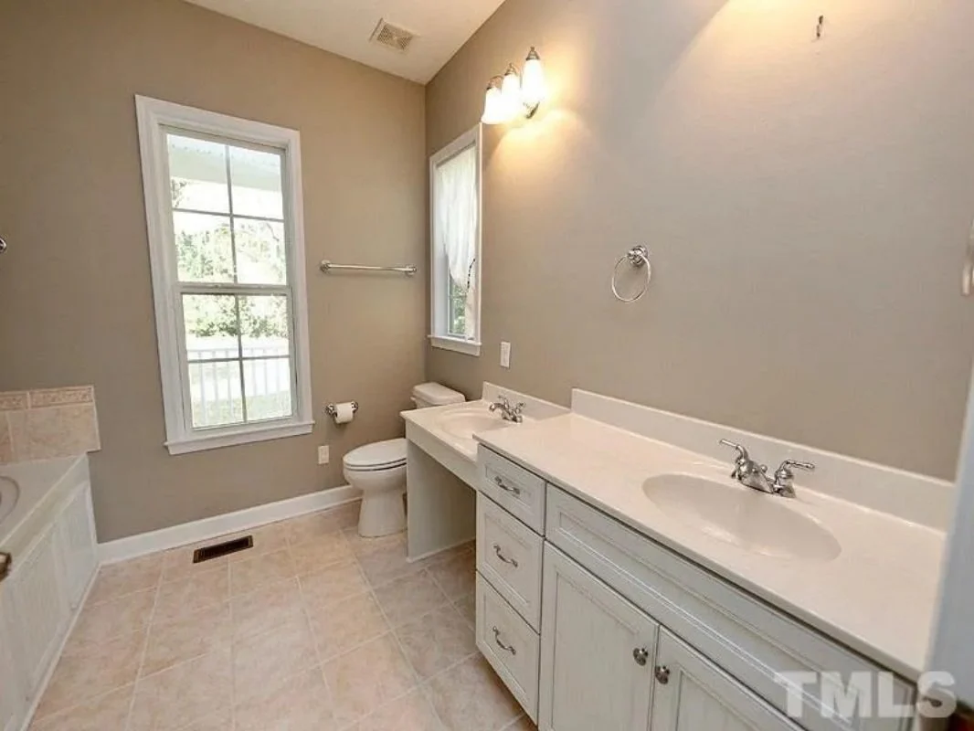 Craftsman house Plan with Spacious Layout – Blueprint for 2-Story Designs