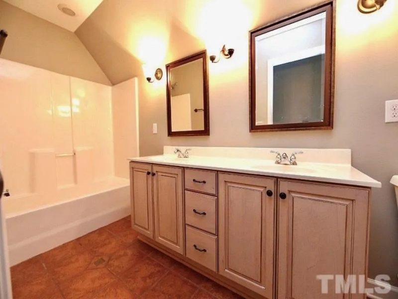 Craftsman house Plan with Spacious Layout – Blueprint for 2-Story Designs