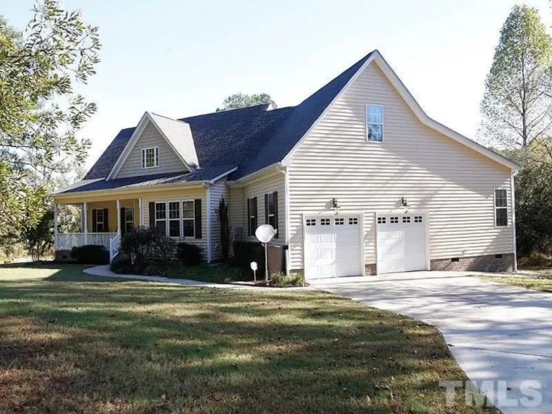 Craftsman house Plan with Spacious Layout – Blueprint for 2-Story Designs