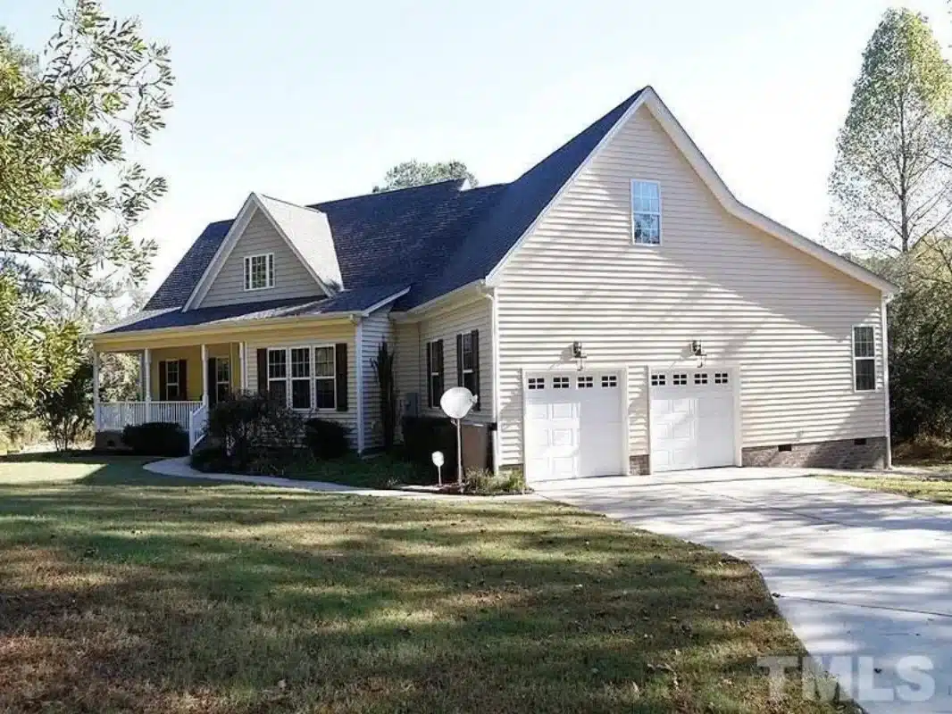 Craftsman house Plan with Spacious Layout – Blueprint for 2-Story Designs