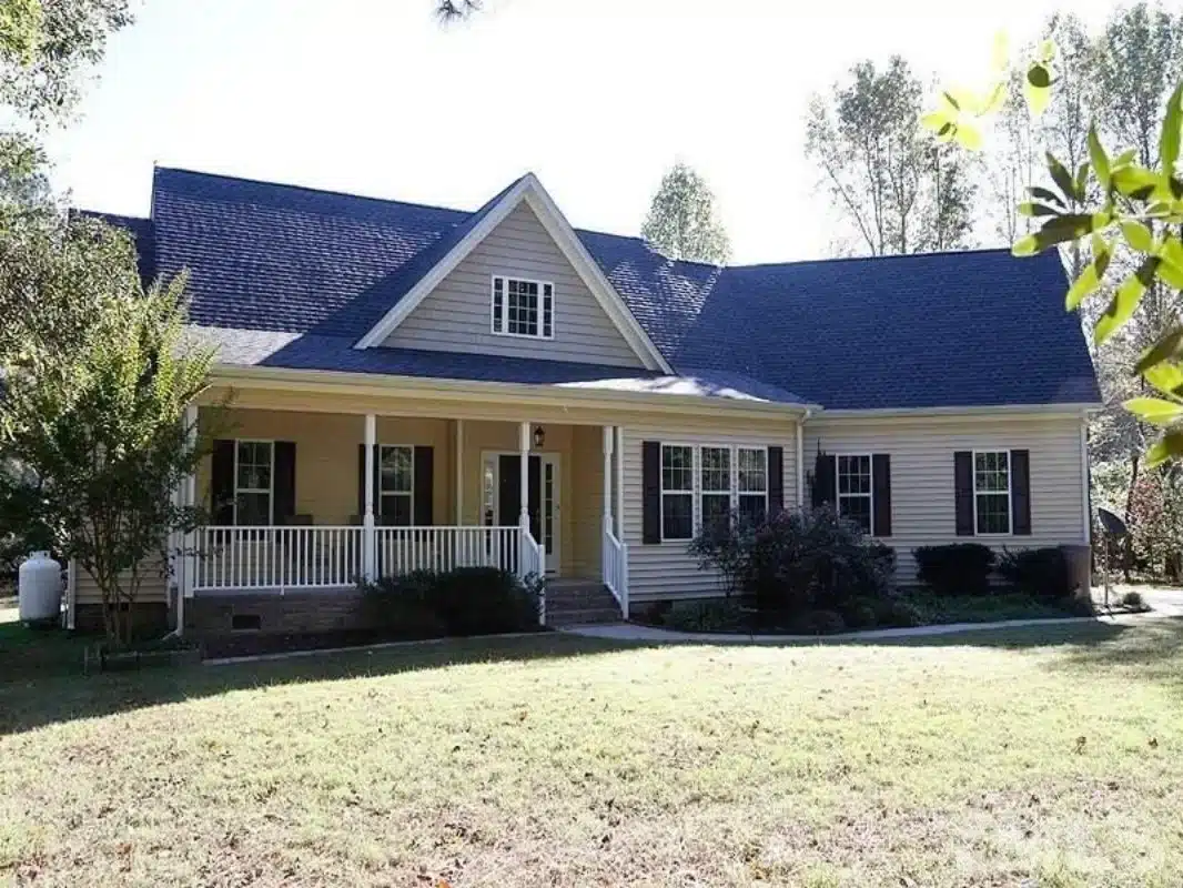 Craftsman house Plan with Spacious Layout – Blueprint for 2-Story Designs