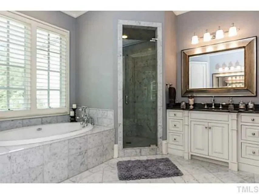 8-1415 HOUSE PLAN - Traditional Craftsman House Plan with 4 Beds, 3 Garage Bays, and Vaulted Ceilings 6 Traditional Craftsman house Plan with 4 Beds, 3 Garage Bays, and Vaulted Ceilings