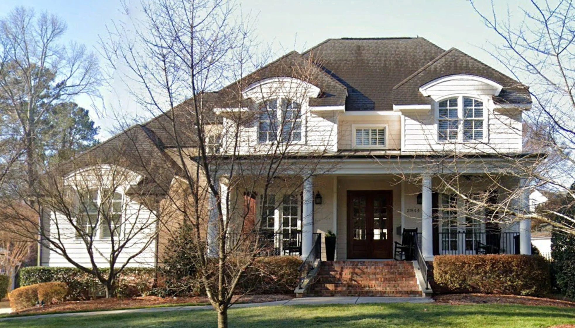 8-1415 HOUSE PLAN - Traditional Craftsman House Plan with 4 Beds, 3 Garage Bays, and Vaulted Ceilings 3 Traditional Craftsman house Plan with 4 Beds, 3 Garage Bays, and Vaulted Ceilings