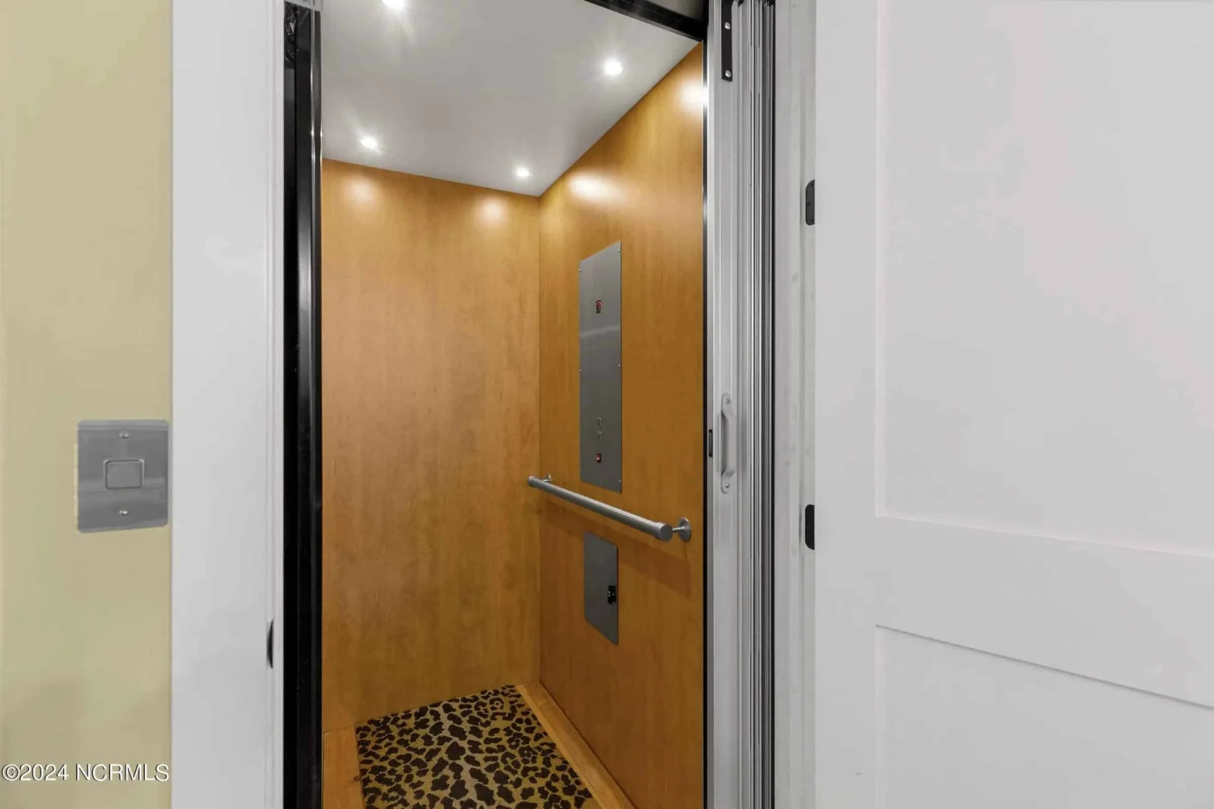 18-2157 HOUSE PLAN - Coastal House Plan with CAD Designs and Spacious Floor Plan 21 Coastal house Plan with CAD Designs and Spacious Floor Plan