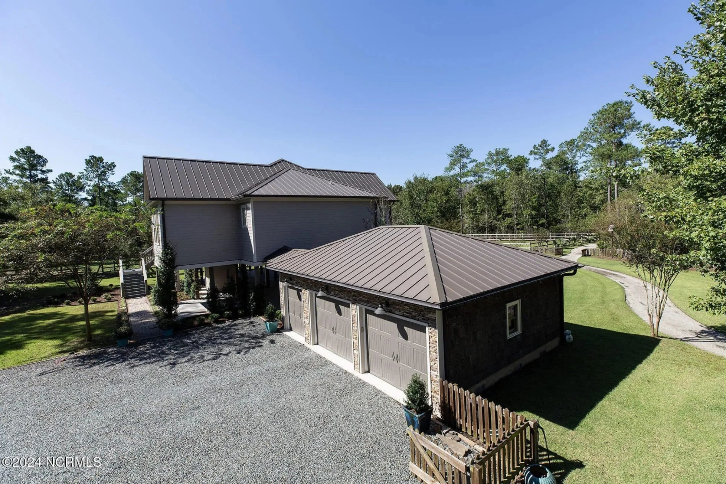 18-2157 HOUSE PLAN - Coastal House Plan with CAD Designs and Spacious Floor Plan 4 Coastal house Plan with CAD Designs and Spacious Floor Plan