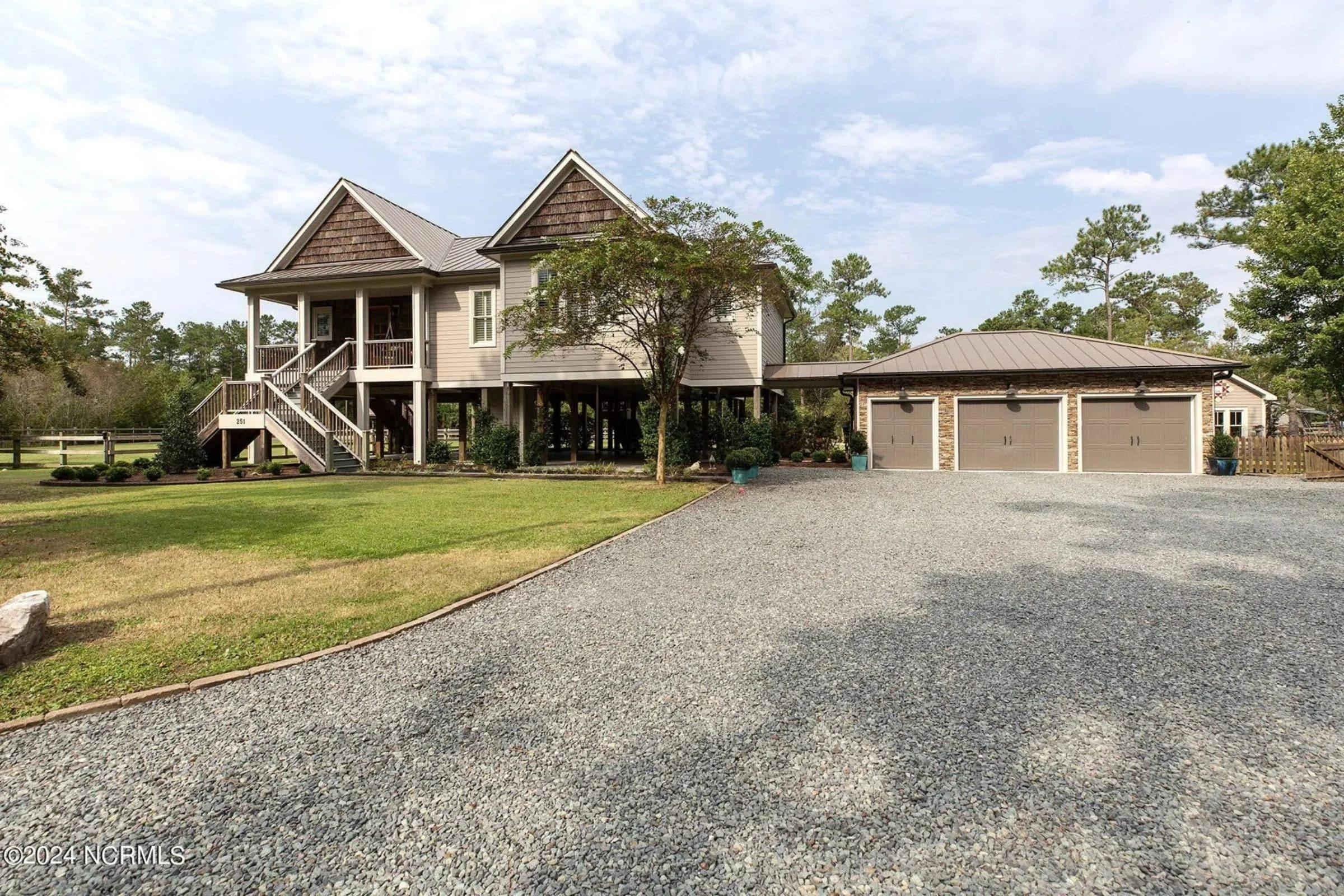 House Plans with Detached Garage