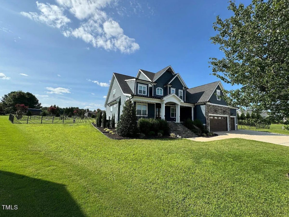 Dream house Plan with 4 Beds Floor Plan and CAD Designs