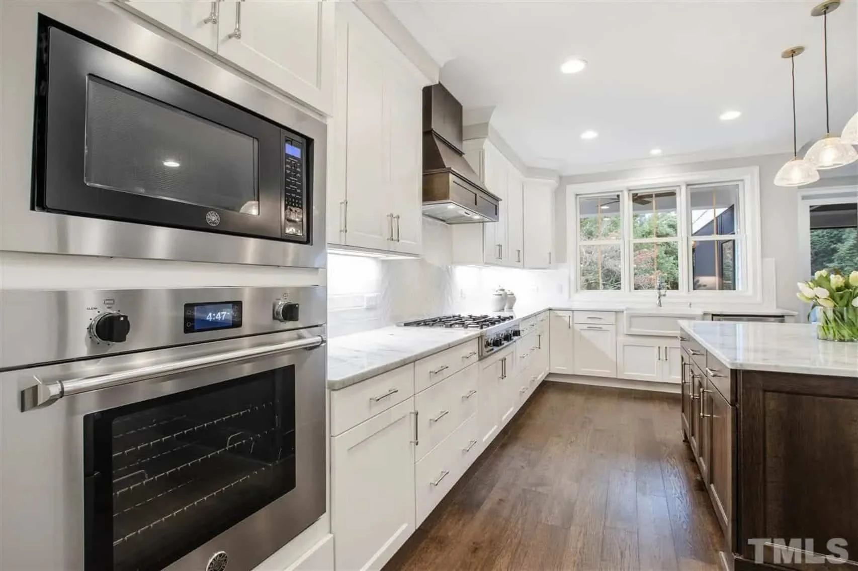 Modern Craftsman house Plan with Open Floor Designs and CAD