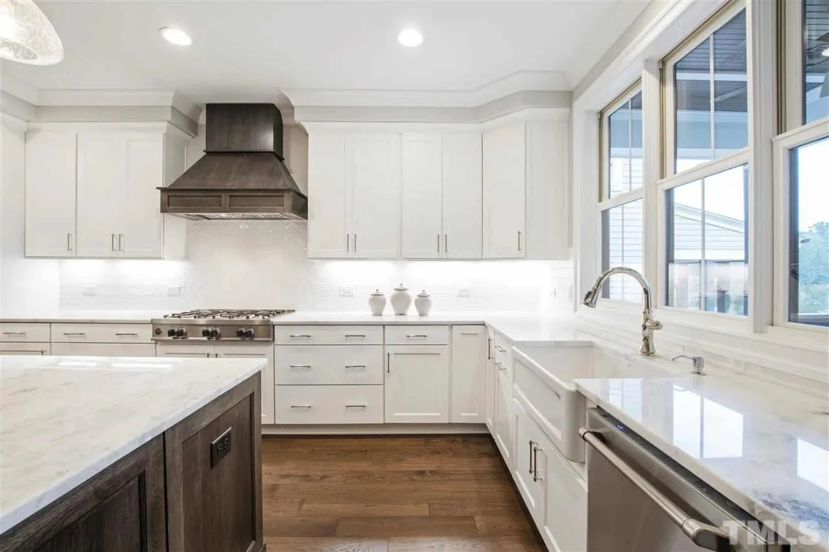 Modern Craftsman house Plan with Open Floor Designs and CAD