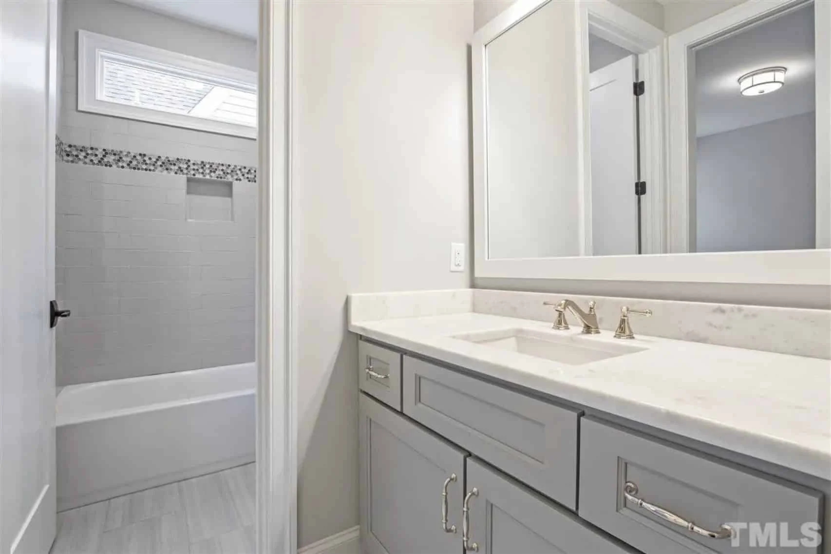 Modern Craftsman house Plan with Open Floor Designs and CAD