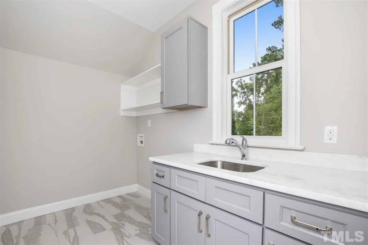 Modern Craftsman house Plan with Open Floor Designs and CAD