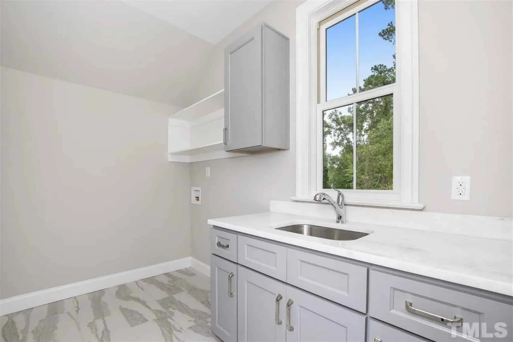 Modern Craftsman house Plan with Open Floor Designs and CAD