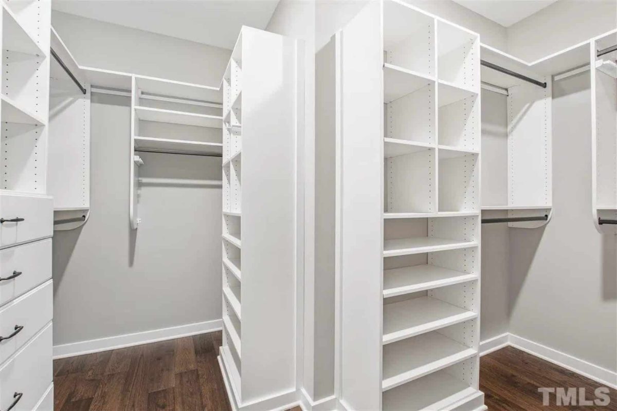 Modern Craftsman house Plan with Open Floor Designs and CAD