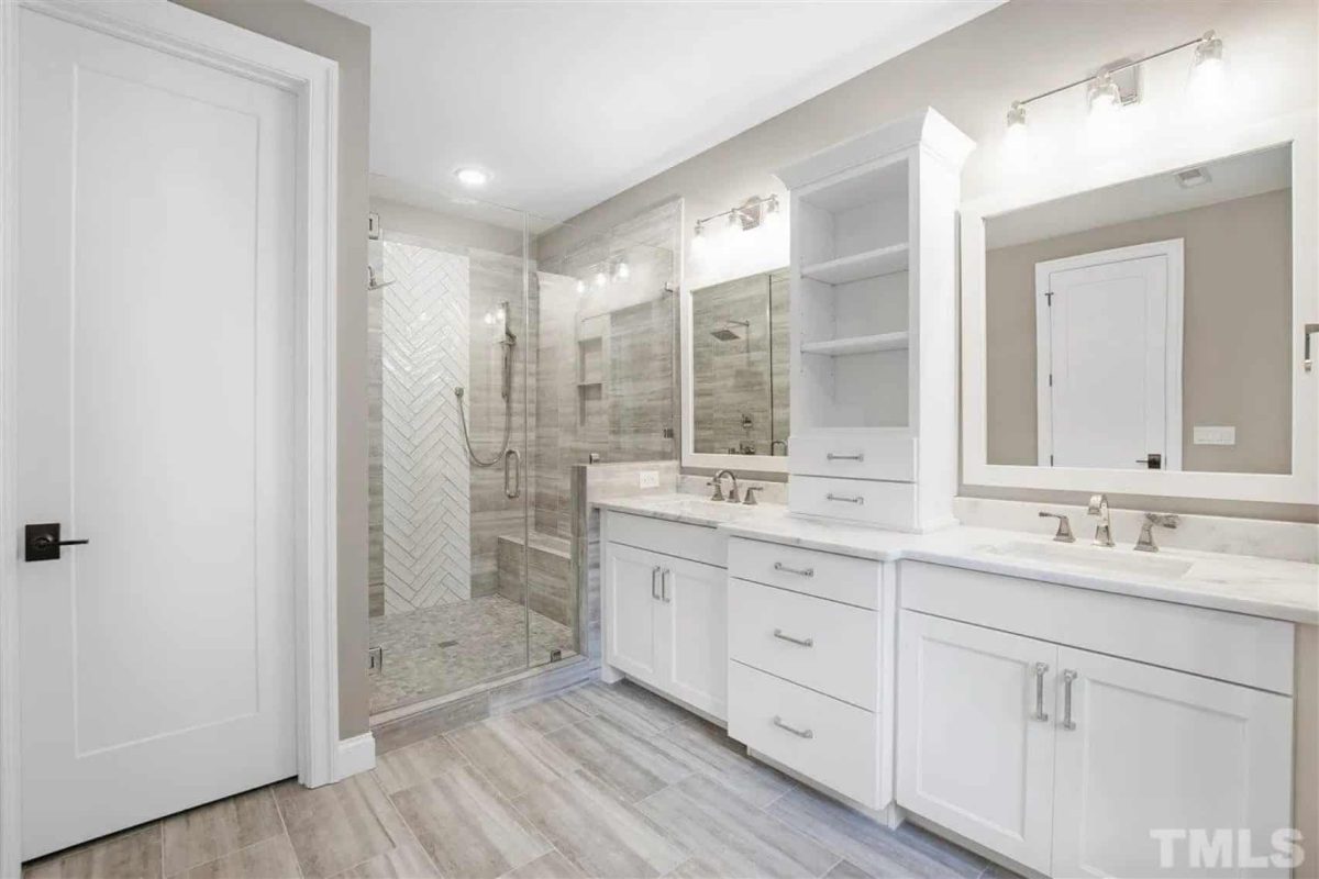 Modern Craftsman house Plan with Open Floor Designs and CAD