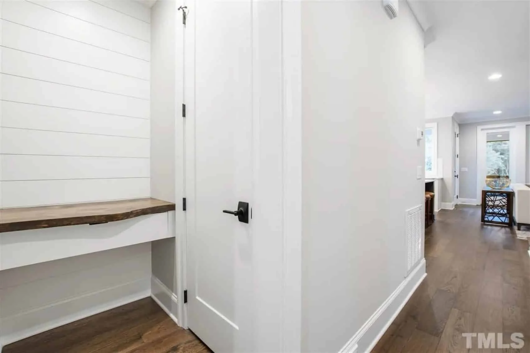 Modern Craftsman house Plan with Open Floor Designs and CAD