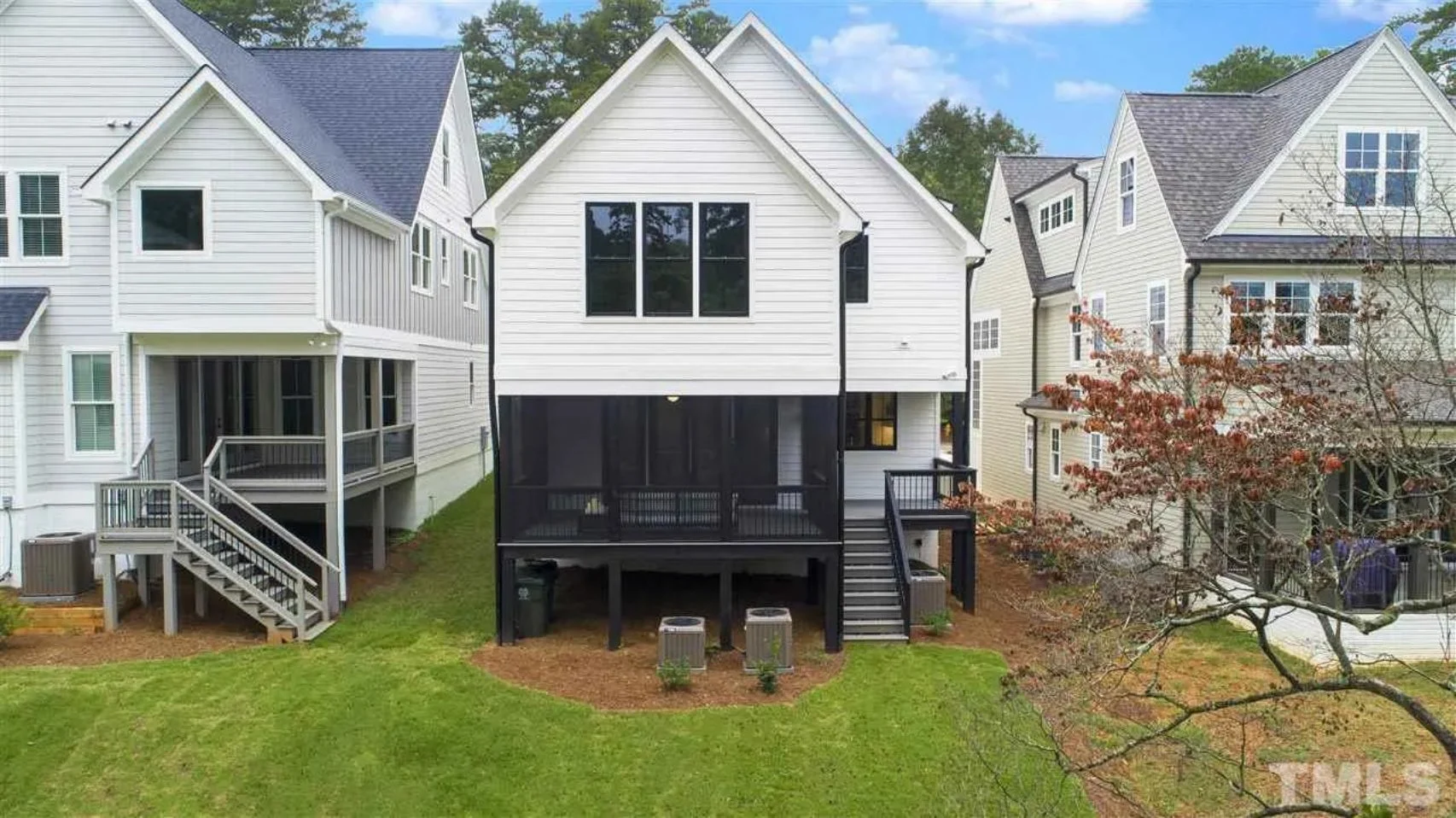 Modern Craftsman house Plan with Open Floor Designs and CAD