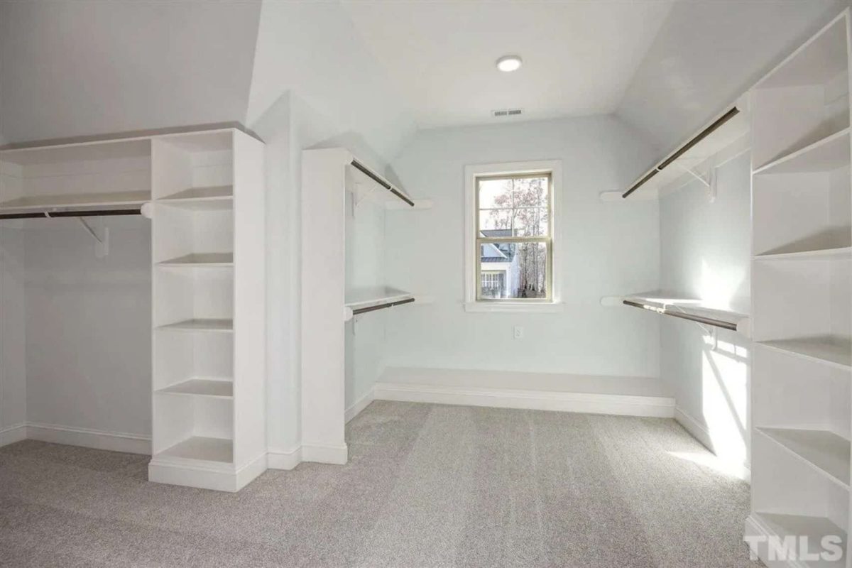 Spacious 5-Bedroom house Plan with Detailed CAD Designs