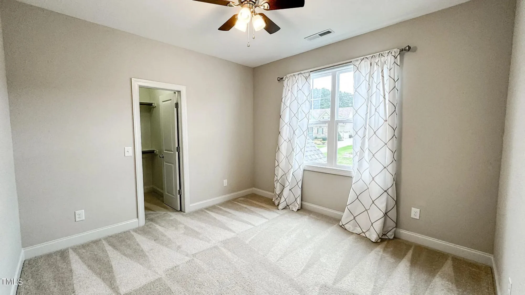 Explore Luxury house Plan with Blueprint: 4 Bed, 4 Bath Designs