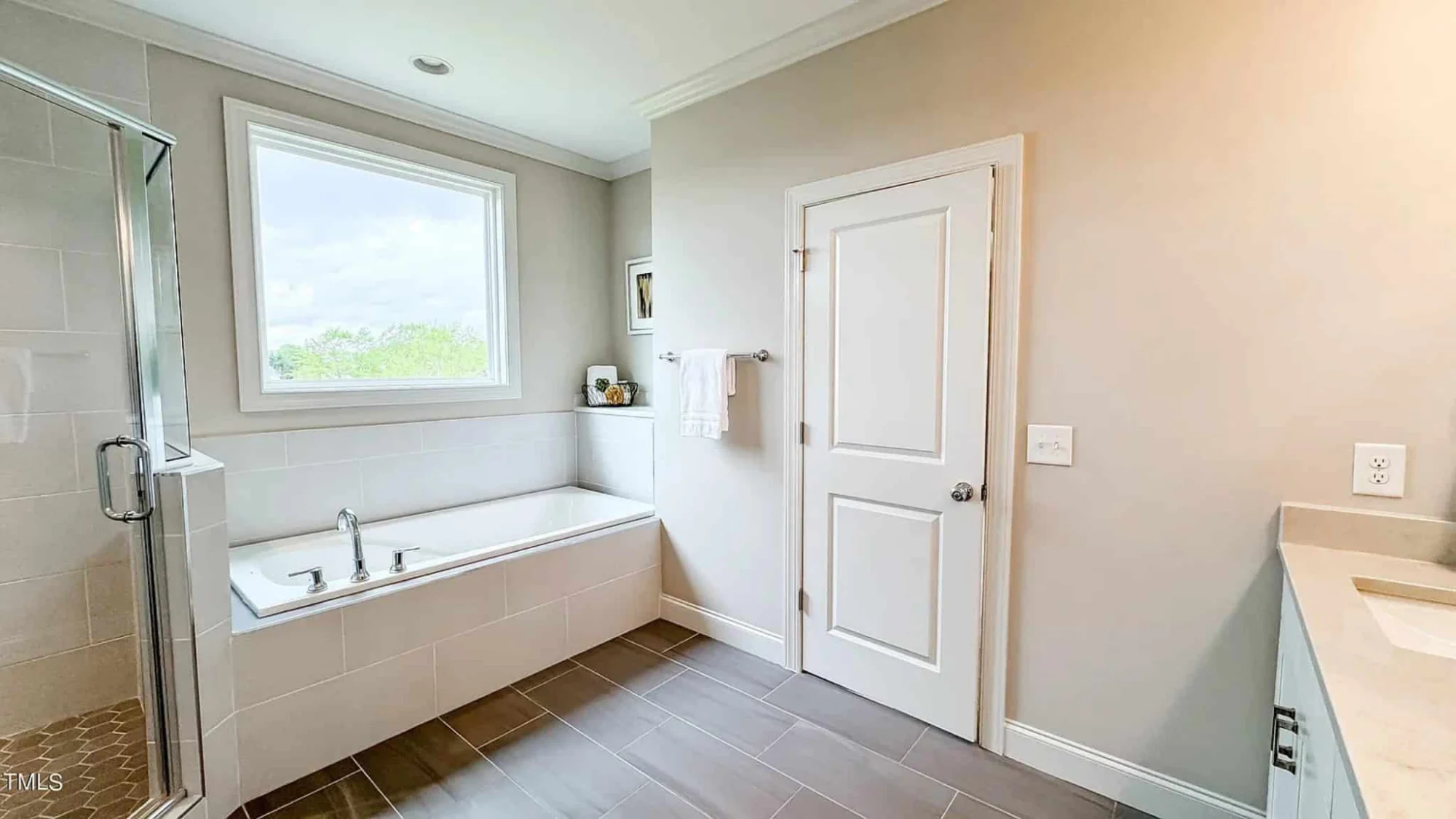 Explore Luxury house Plan with Blueprint: 4 Bed, 4 Bath Designs