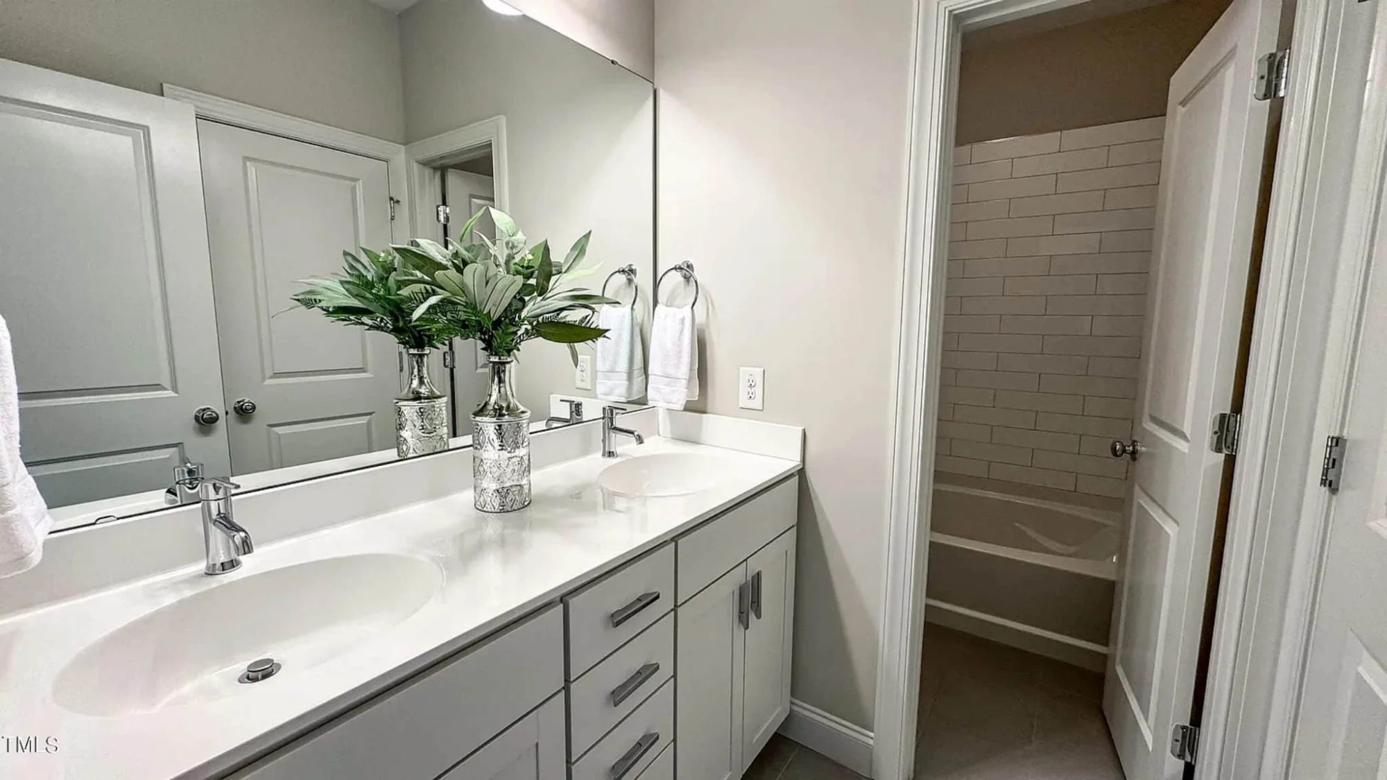 Explore Luxury house Plan with Blueprint: 4 Bed, 4 Bath Designs