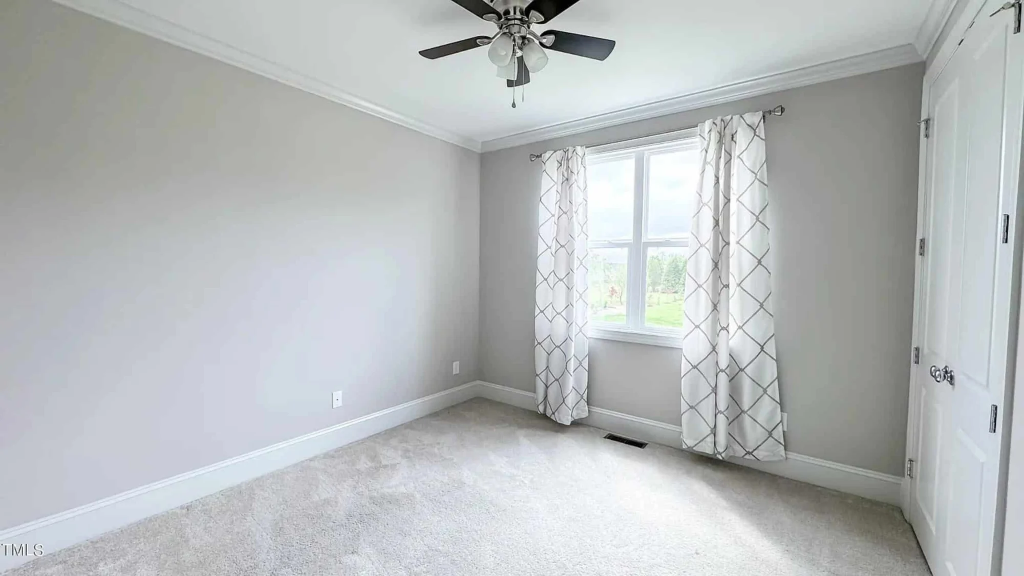 Explore Luxury house Plan with Blueprint: 4 Bed, 4 Bath Designs