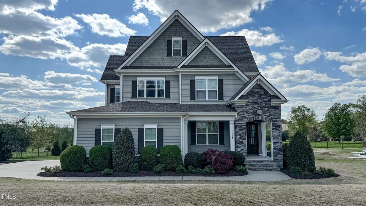 Explore Luxury house Plan with Blueprint: 4 Bed, 4 Bath Designs