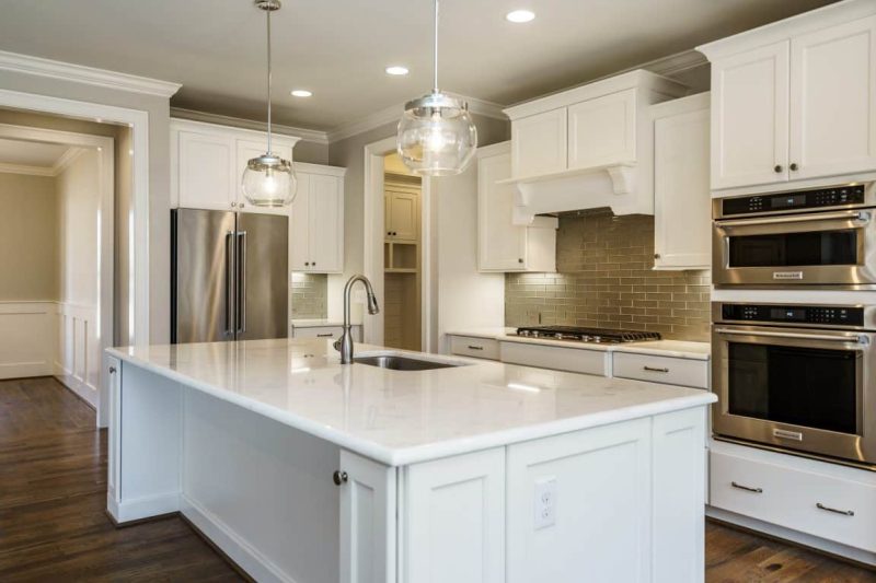 Modern Craftsman house Plan with Detailed Floor Blueprint