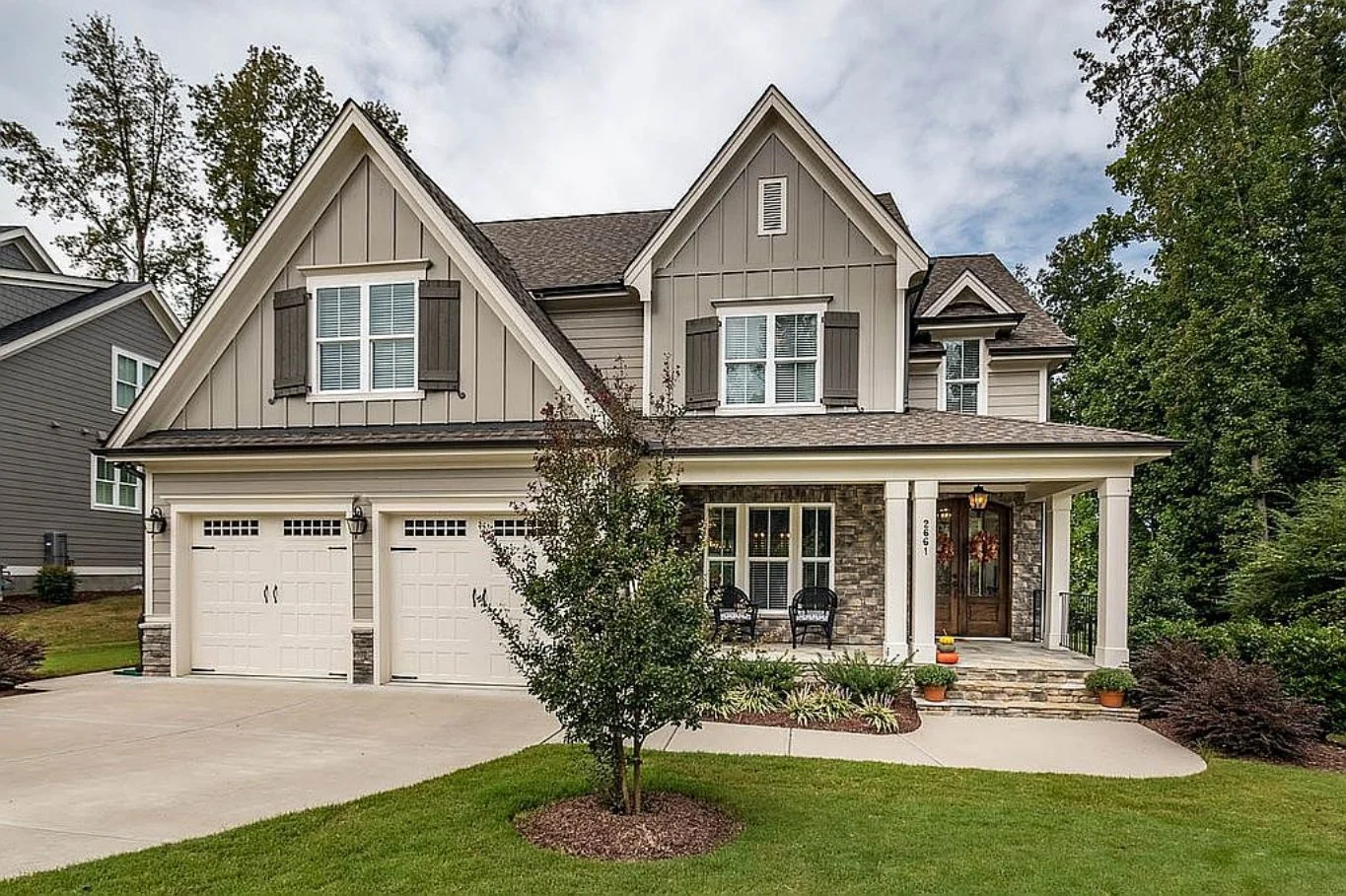 17-1392 HOUSE PLAN - Modern Craftsman House Plan with Detailed Floor Blueprint 2 Modern Craftsman house Plan with Detailed Floor Blueprint