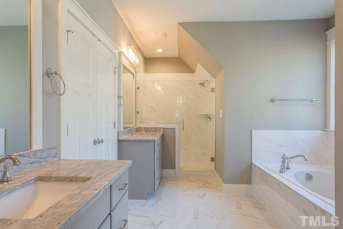 Modern house Blueprint: Spacious Floor Plan & Architectural Designs