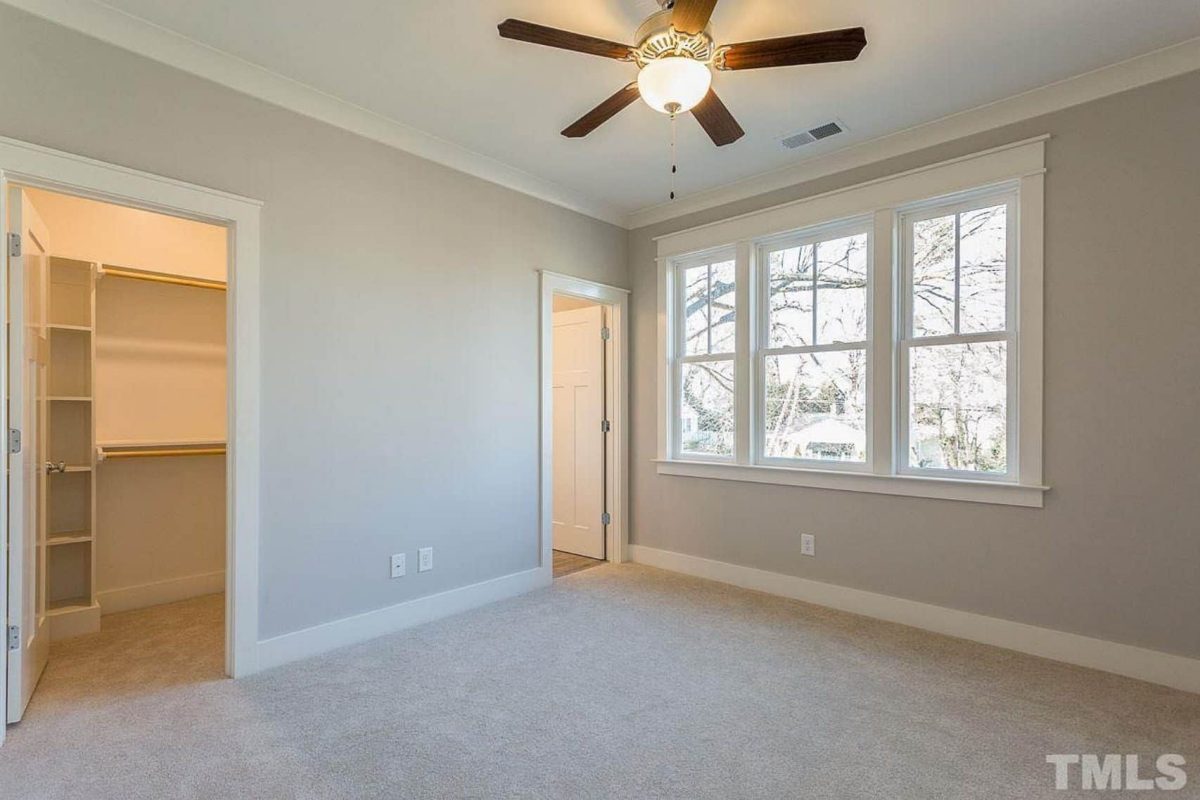 Modern house Blueprint: Spacious Floor Plan & Architectural Designs