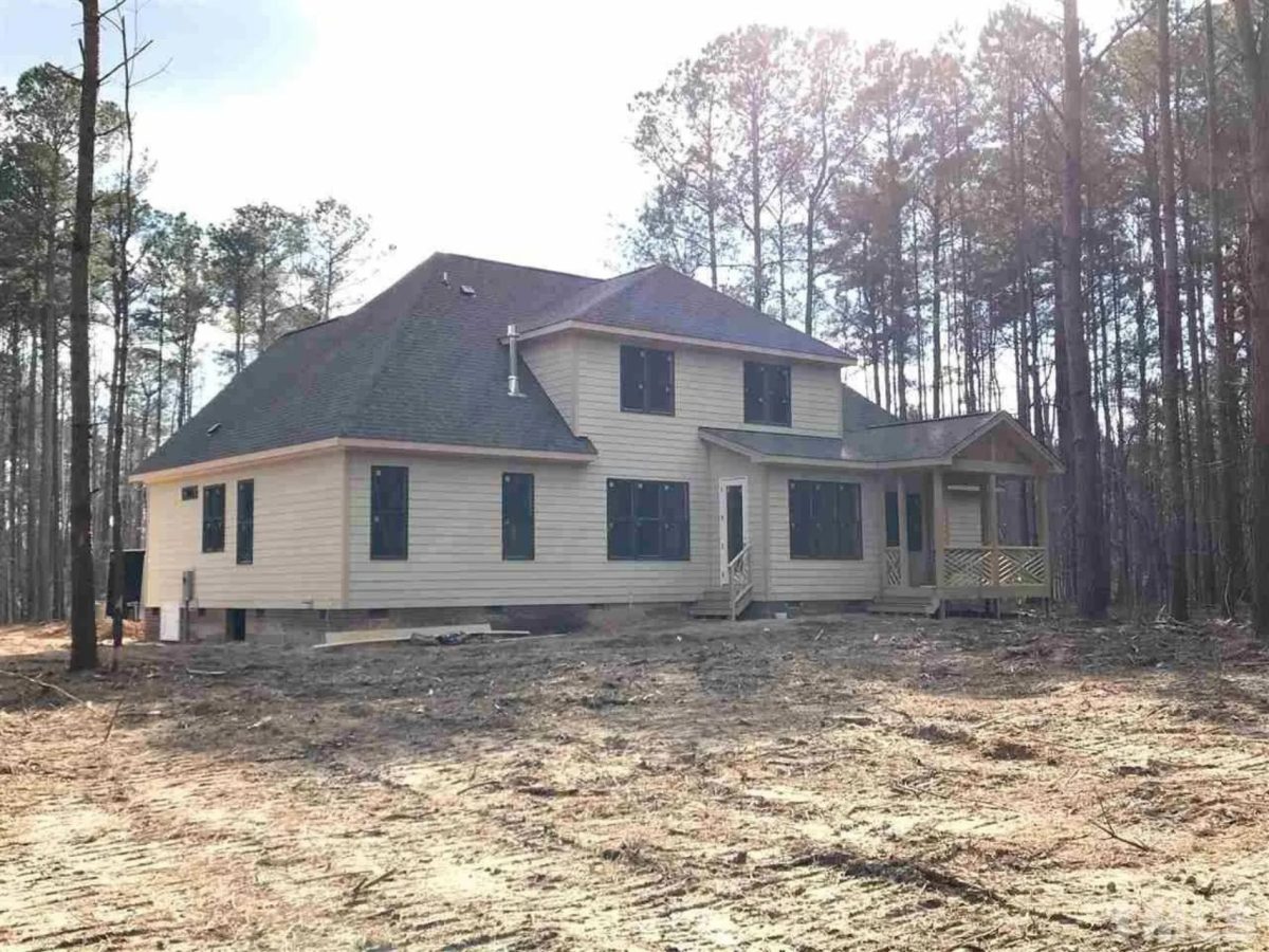 Elegant house floor plan featuring 4 bedrooms and modern designs