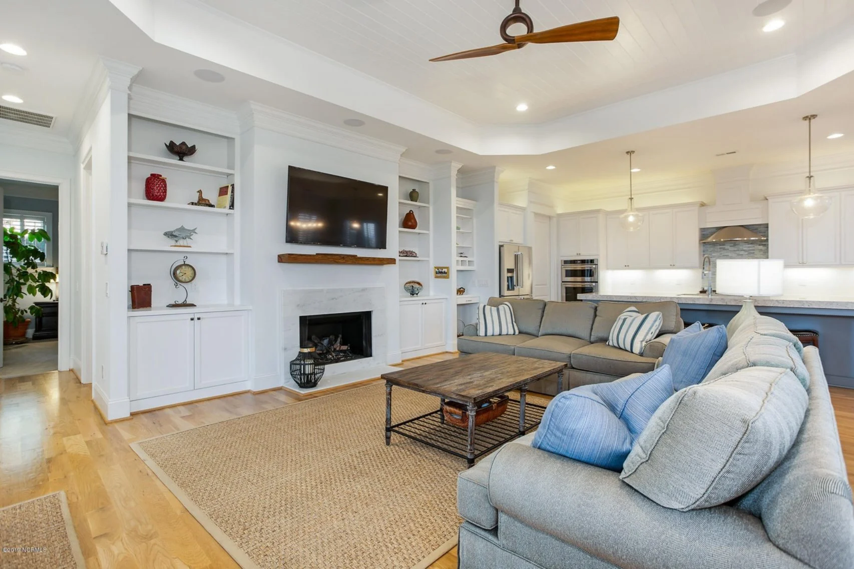 Beach house Floor Plan with CAD Designs & Open Layout Features