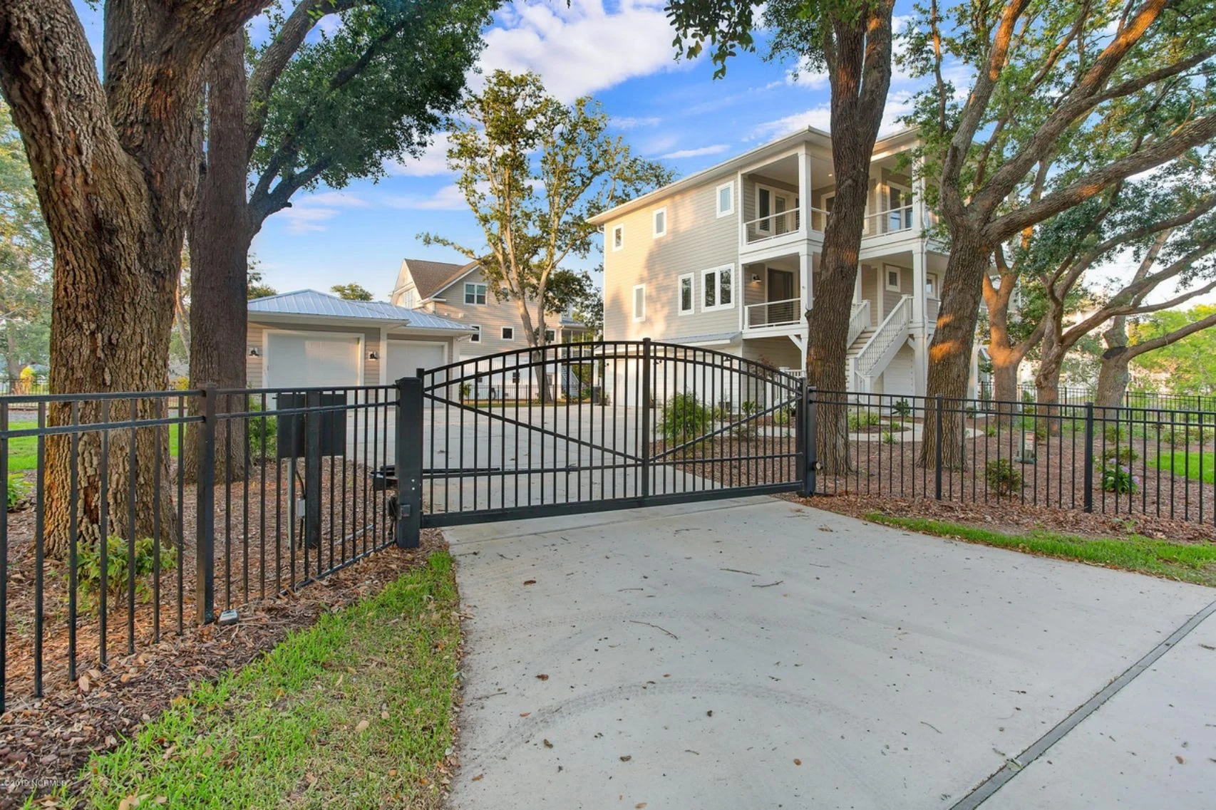Beach house Floor Plan with CAD Designs & Open Layout Features