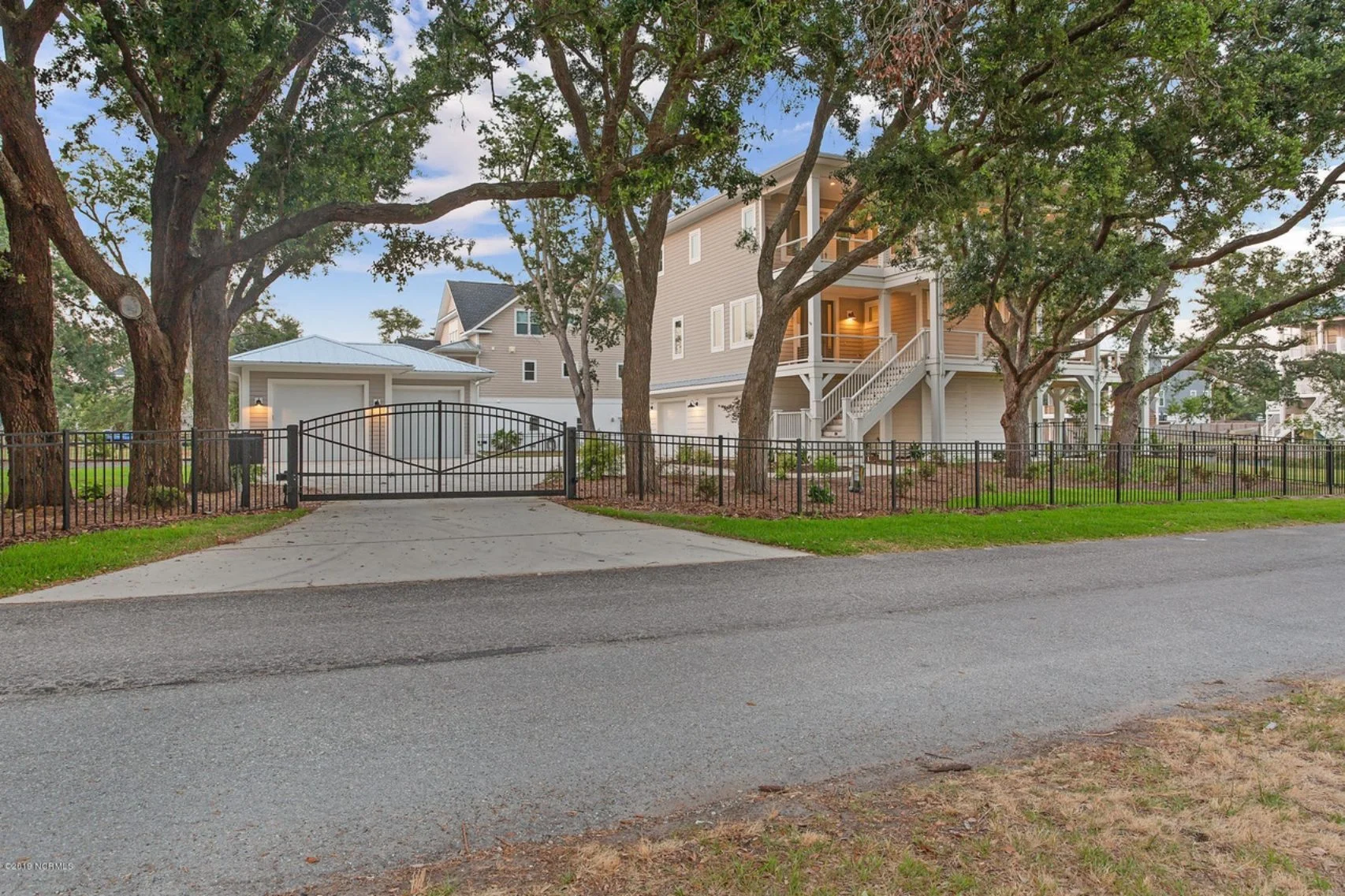 Beach house Floor Plan with CAD Designs & Open Layout Features