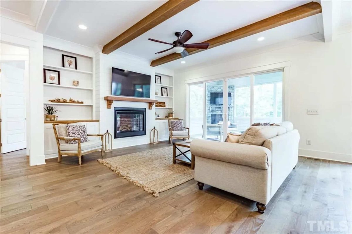 Beautiful 2-Story house Blueprint with 5 Bedrooms & 3-Car Garage