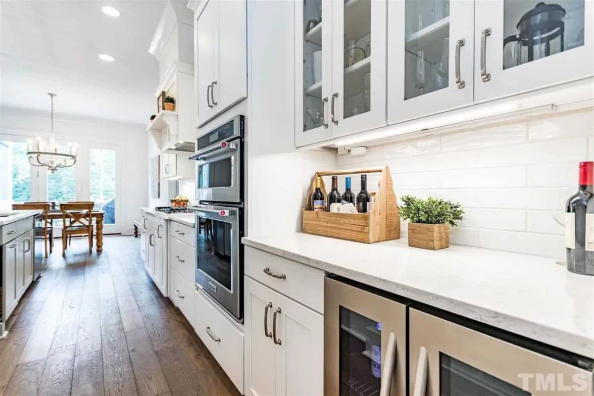 Beautiful 2-Story house Blueprint with 5 Bedrooms & 3-Car Garage