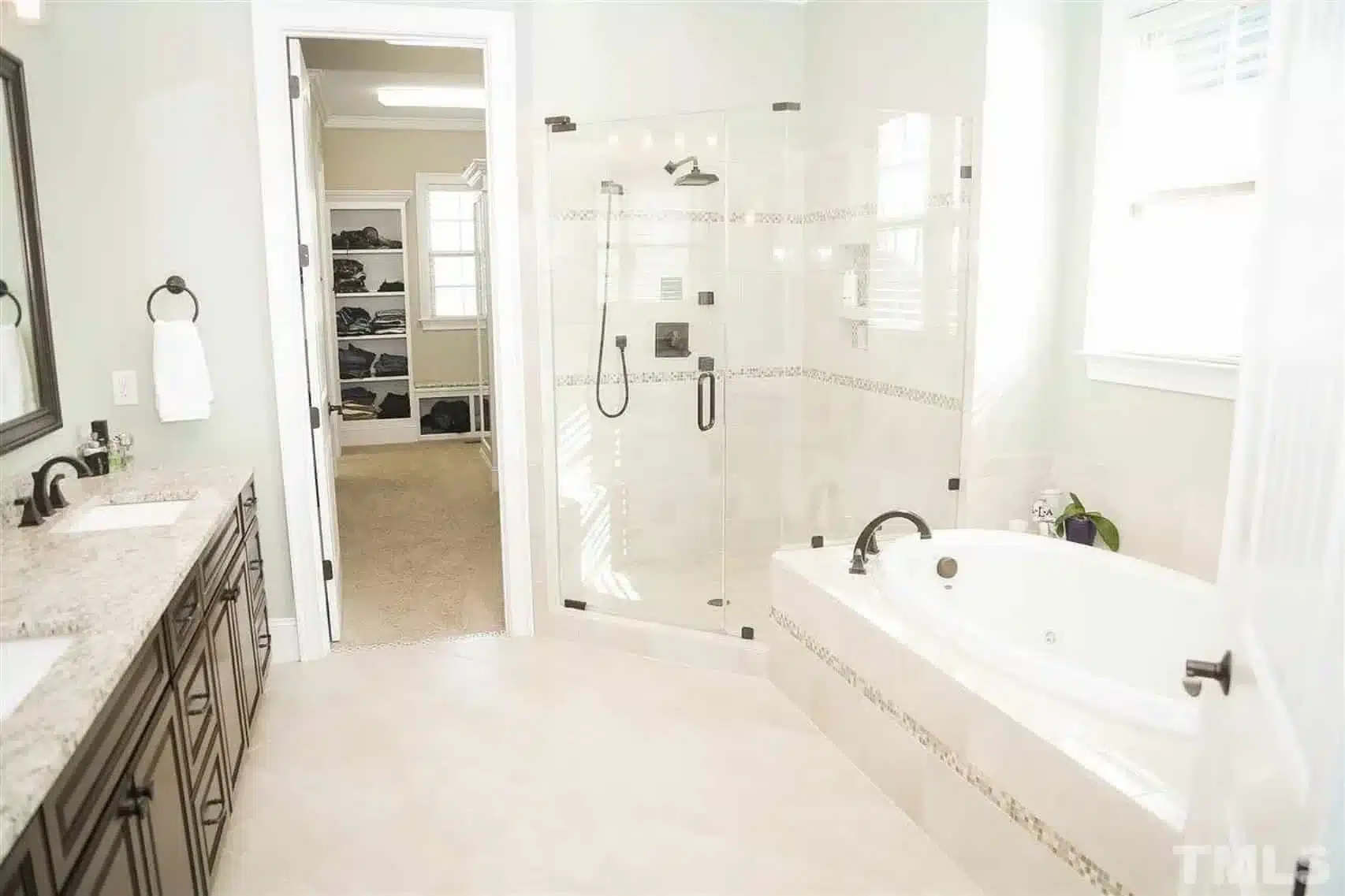 14-1848 HOUSE PLAN - Traditional House Plan with CAD Designs and Detailed Blueprints 20 Traditional house Plan with CAD Designs and Detailed Blueprints