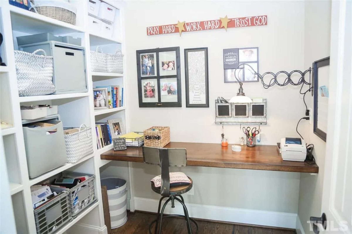 Traditional house Plan with CAD Designs and Detailed Blueprints