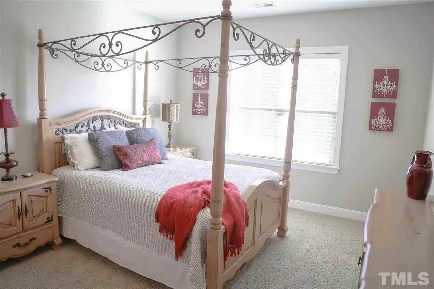 14-1848 HOUSE PLAN - Traditional House Plan with CAD Designs and Detailed Blueprints 12 Traditional house Plan with CAD Designs and Detailed Blueprints