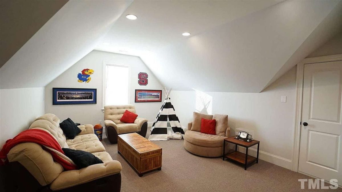 Modern Suburban house Plan with Spacious Design Features