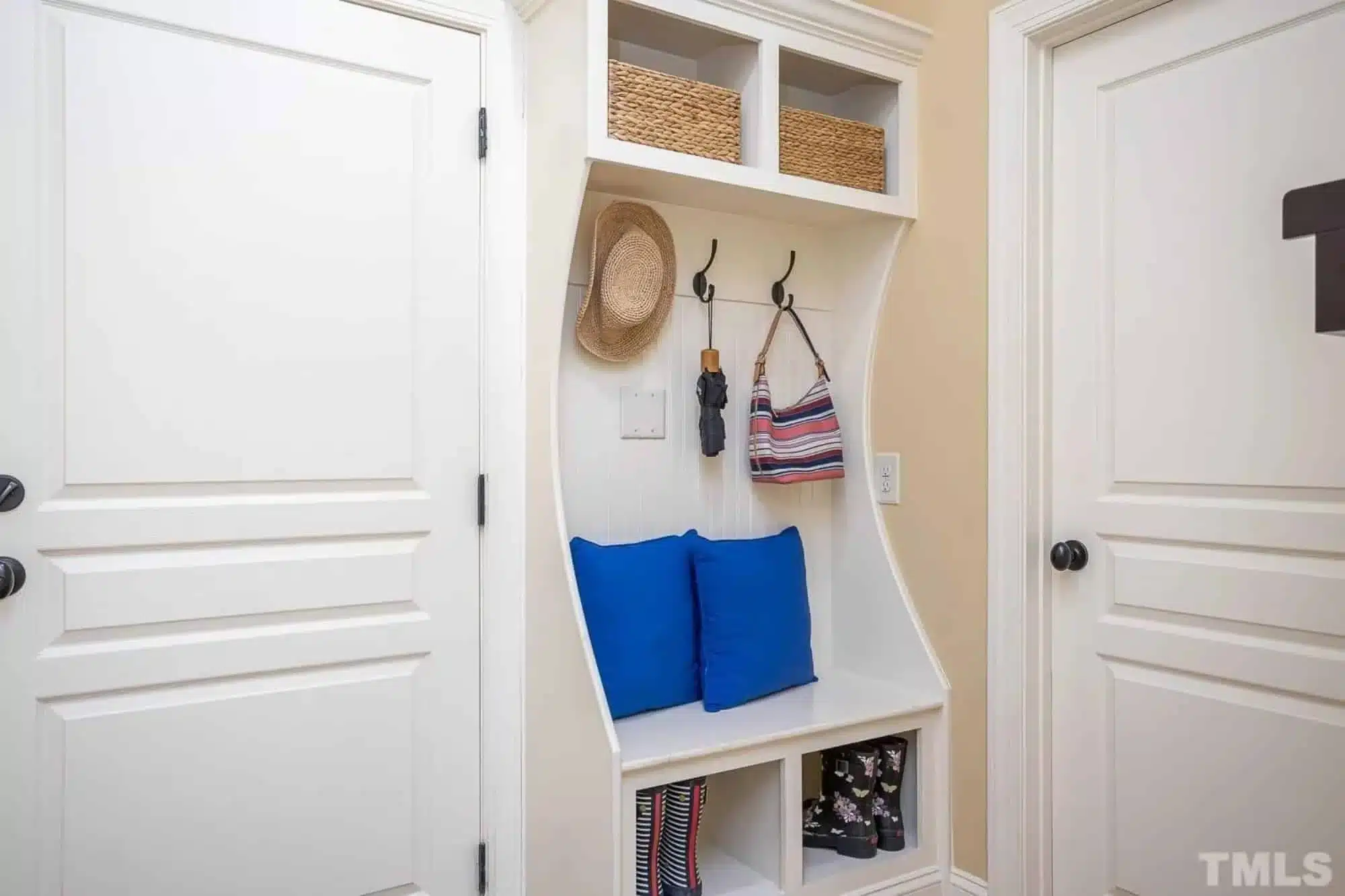 Elegant Craftsman house Plan with Detailed Blueprints & CAD Designs