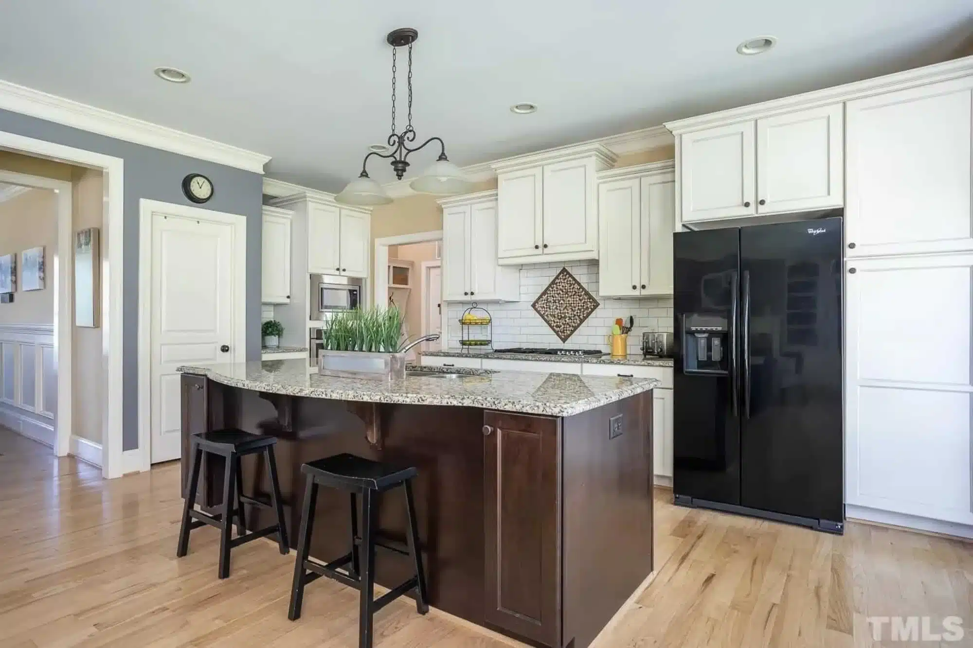 Elegant Craftsman house Plan with Detailed Blueprints & CAD Designs