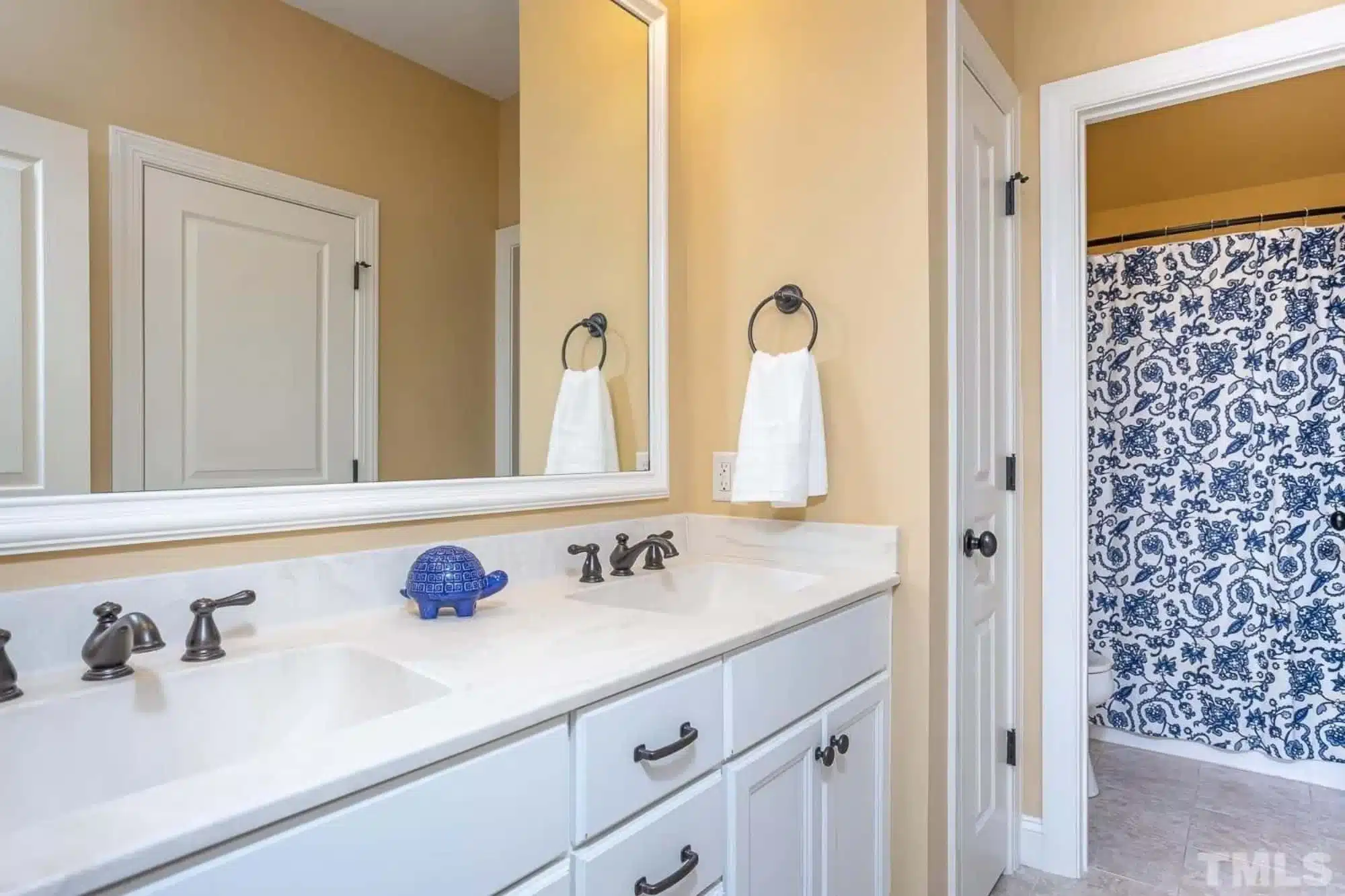 Elegant Craftsman house Plan with Detailed Blueprints & CAD Designs