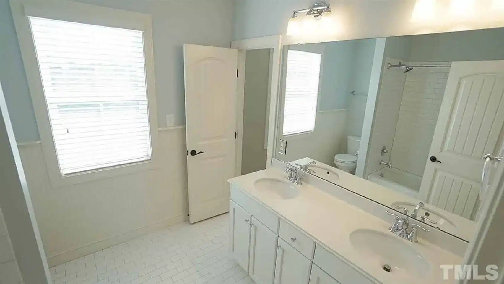 Elegant Mediterranean house Plan with 5 Beds, CAD & Designs