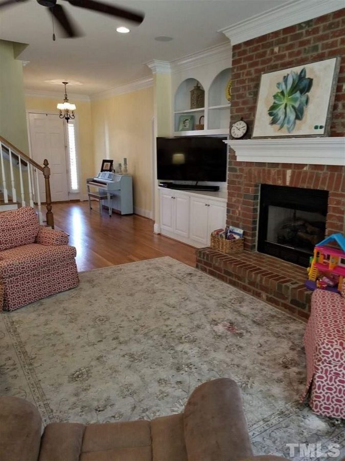 Elegant house Plan with Beautiful Architecture Design