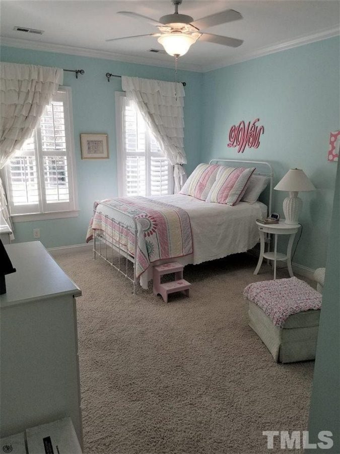 Elegant house Plan with Beautiful Architecture Design