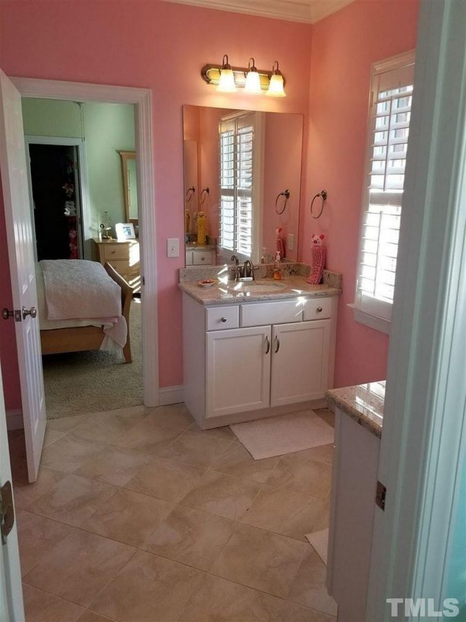 Elegant house Plan with Beautiful Architecture Design